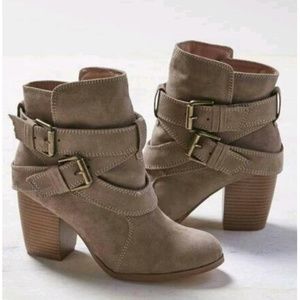 Meet your Posher, Dana